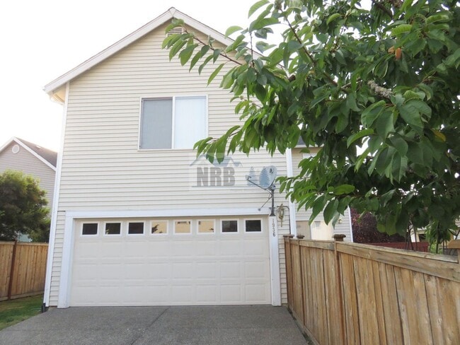 Building Photo - Stunning House in Dupont! $500.00 off 1 Month of Rent!