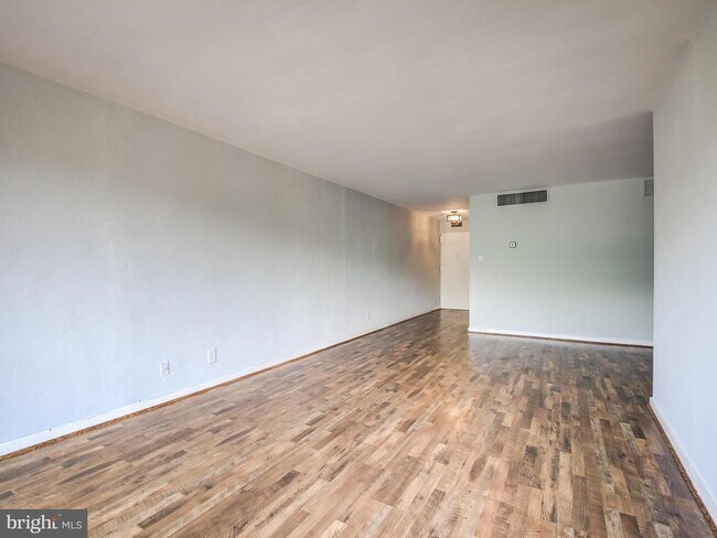 Building Photo - 11400 Washington Plaza W