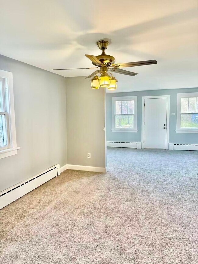 Building Photo - 519 N Park St