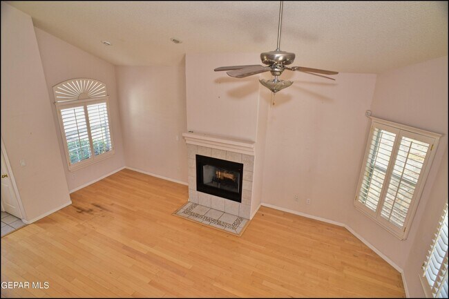 Building Photo - 1560 Via Appia St