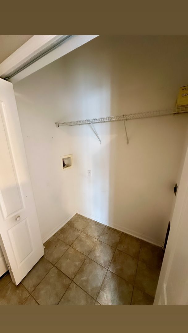 Building Photo - 3/2 with loft Windermere Town home in Summerport! 2 car garage! June 10, 2026!