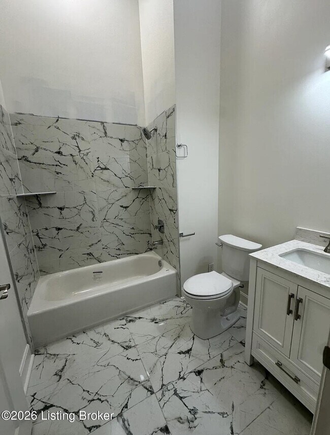 Building Photo - 540 S 4th St