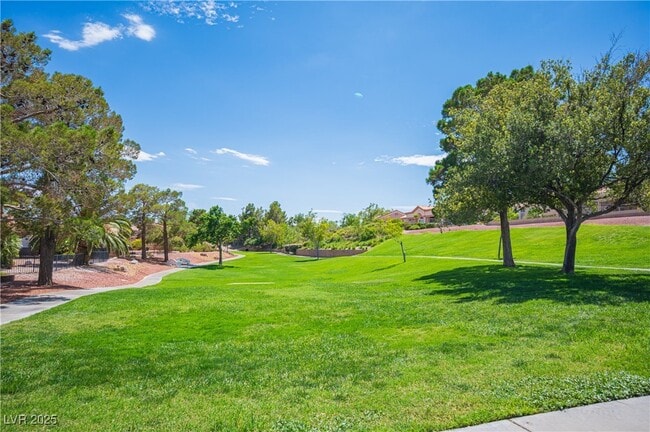 Building Photo - 2548 Tumble Brook Dr
