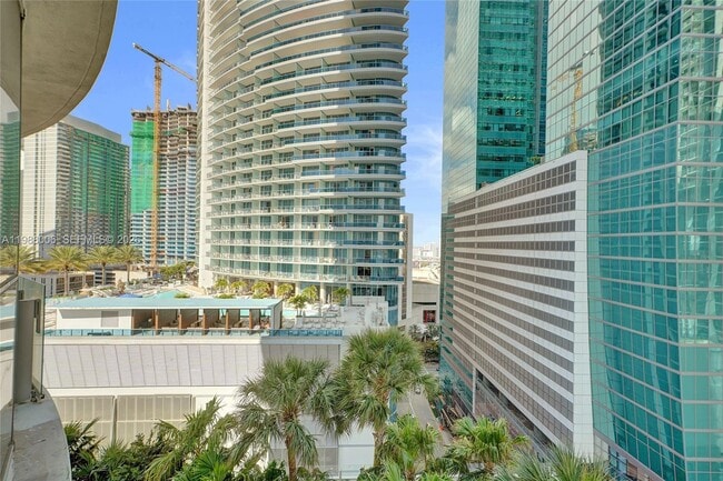 Building Photo - 300 Biscayne Blvd Way