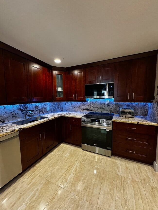 Building Photo - 5520 Coach House Cir