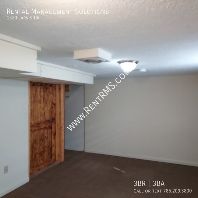 Building Photo - **BY APPOINTMENT ONLY**1520 Jarvis Dr - 3 ...