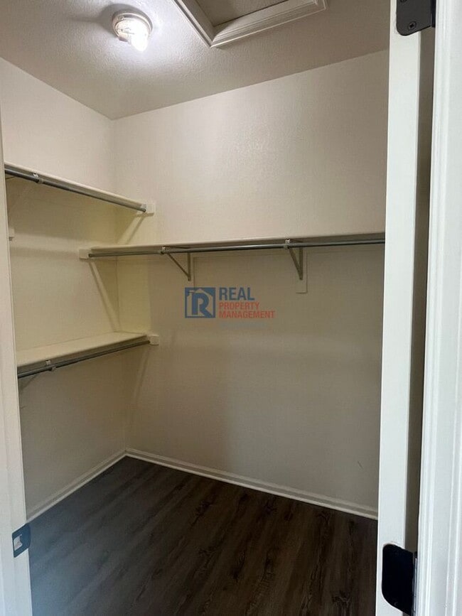 Building Photo - 9850 Carmel Ct