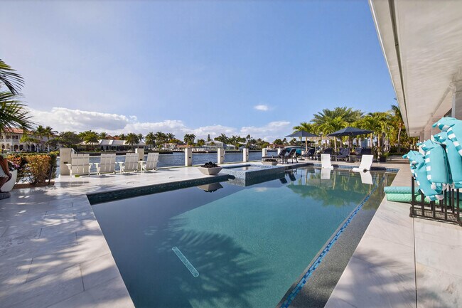 Building Photo - 3109 NE 42nd Ct