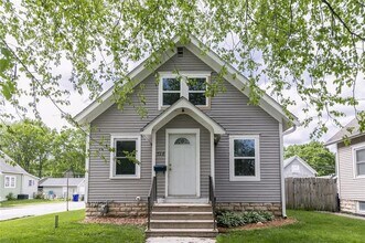 Building Photo - Updated 1.5 Story