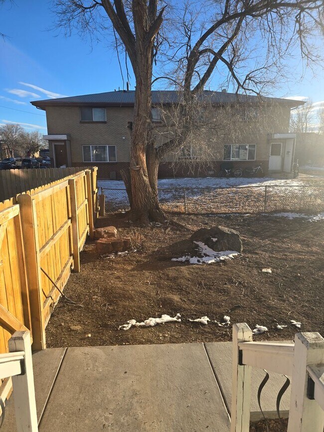 Building Photo - Updated 2 Bedroom 1.5 Bath in Westminster