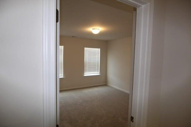 Building Photo - 51 Briarwood Dr W