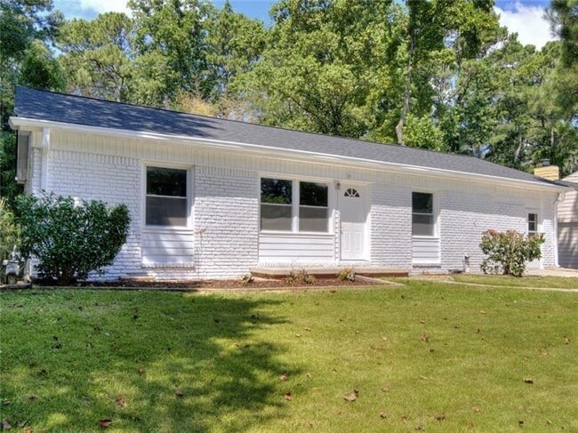 Building Photo - 3946 Green Oak Dr