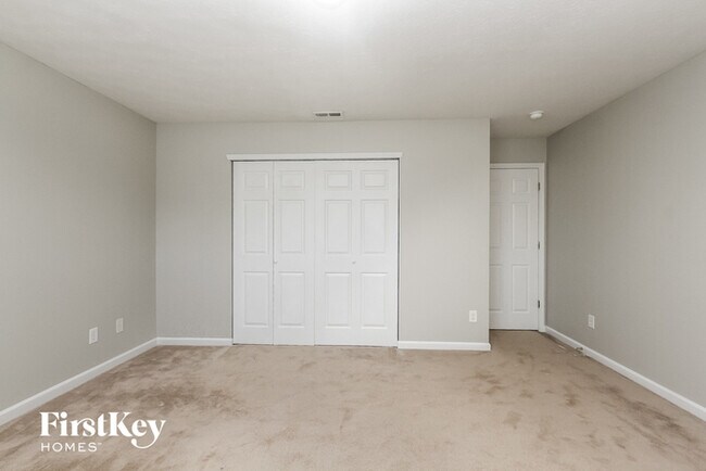Building Photo - 5671 W Woodview Trail