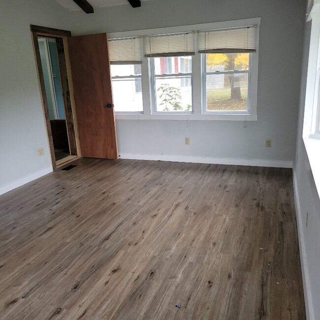 Building Photo - 779 Parker Rd