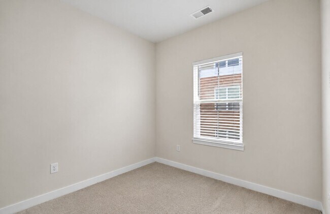 Building Photo - 459 Westport St
