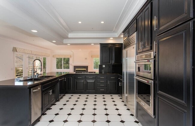 Building Photo - 40 Saddlebow Rd