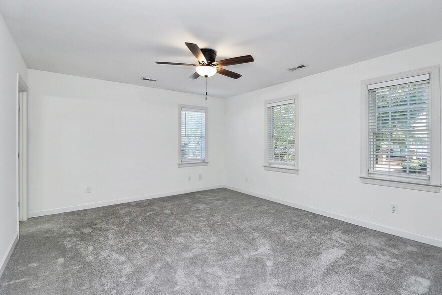 Master bedroom - 35 McCurdy St NW