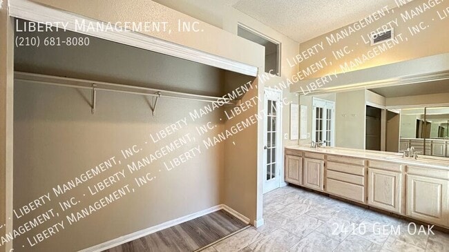 Building Photo - 2410 Gem Oak