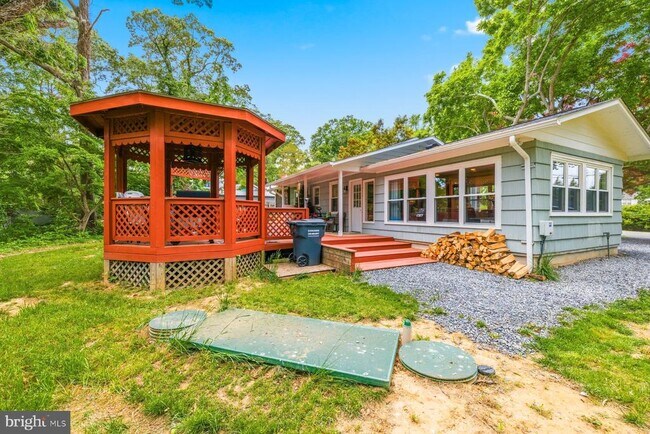 Building Photo - 1570 Overlook Dr