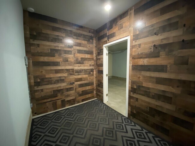 Building Photo - Spacious 3-Bedroom Home with Bonus Room in...