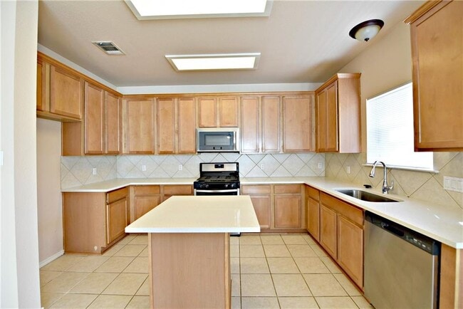 Building Photo - 16316 Castletroy Dr