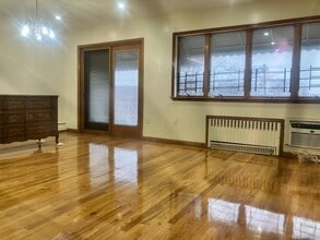 Building Photo - 973 E 85th St