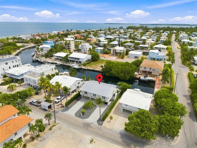 Building Photo - 203 Gulfview Dr