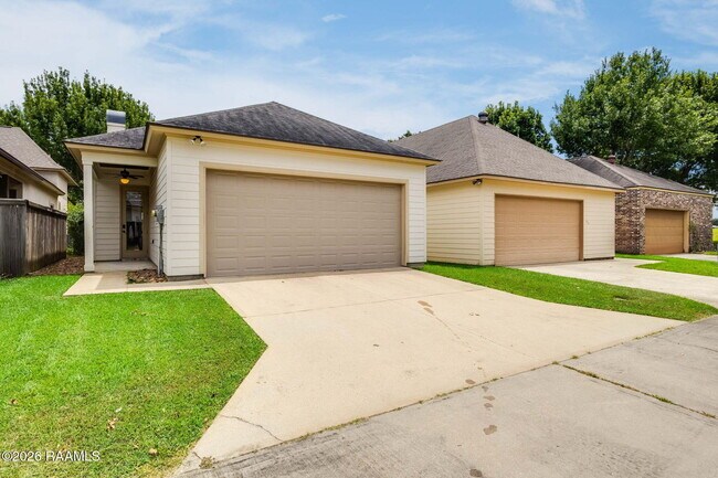 Building Photo - 405 S Montauban Dr