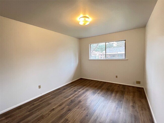 Building Photo - 2232 Ripple Creek Dr