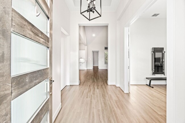 Building Photo - Stunning Single-Story Home with Designer Finishes, Private Pool & Expansive Greenbelt Lot