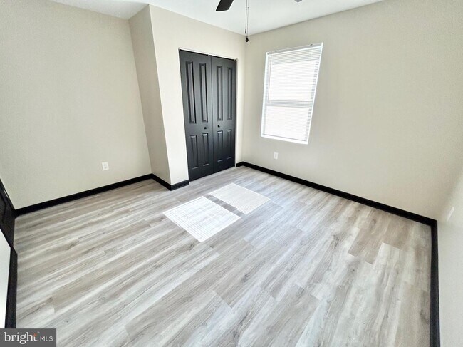 Building Photo - 201 McKinley Ave