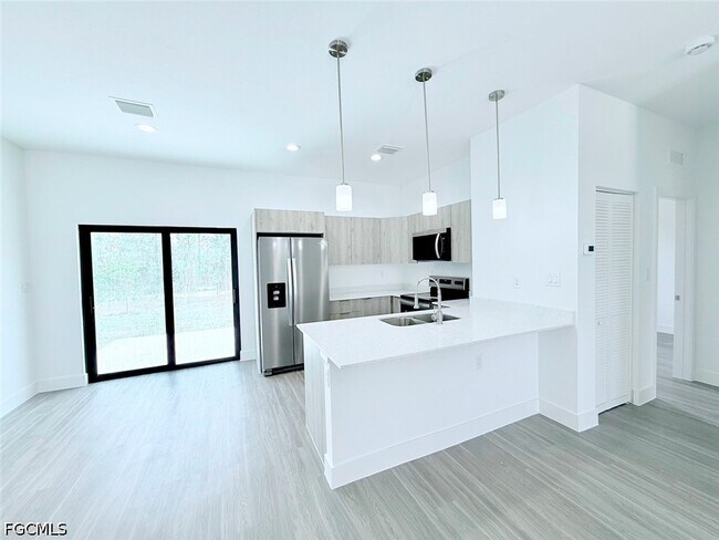 Building Photo - 1048 Jay Ct
