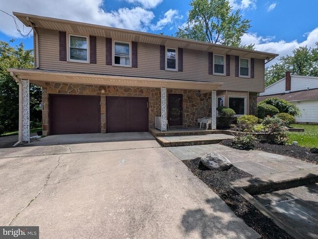 Building Photo - 419 Kennebec Rd