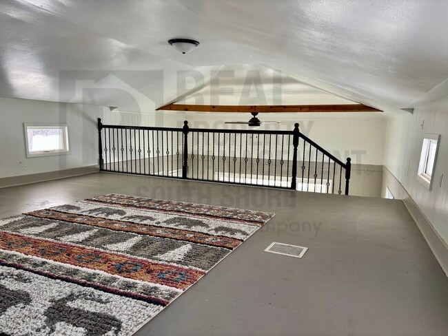 Building Photo - Remodeled 2bed/1bath: Where Charm Meets Chic