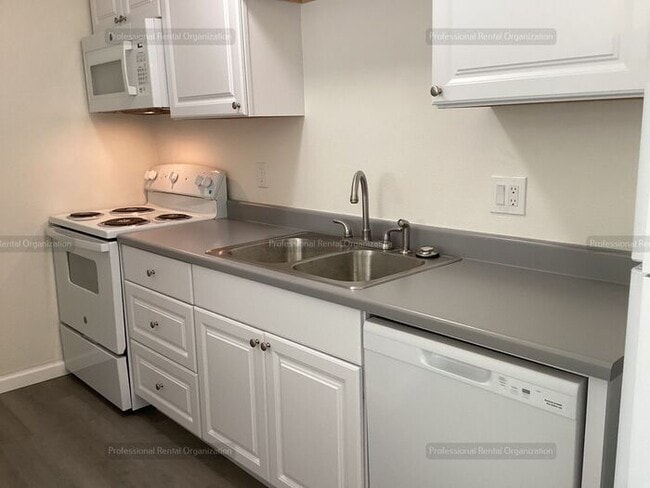Building Photo - Newly remodeled 1 bedroom minutes from downtown