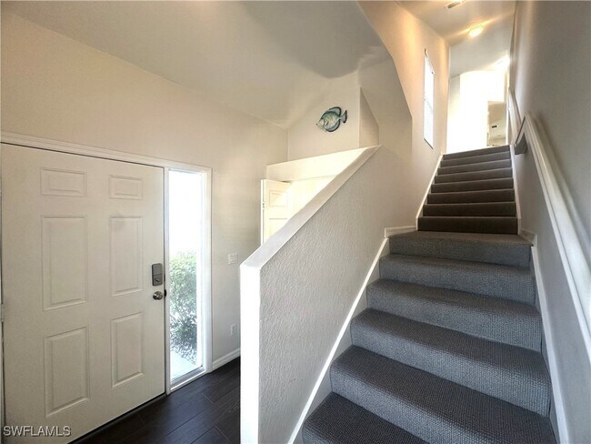 Building Photo - 6922 Satinleaf Rd N