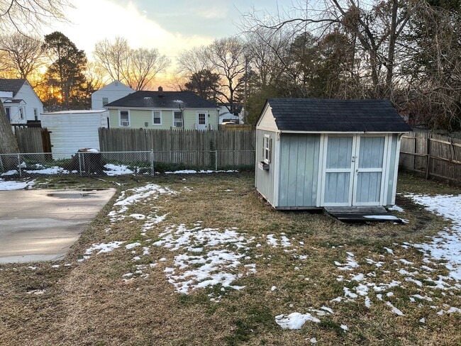 Building Photo - Impeccably Updated 3 BR / 2 BA Ranch