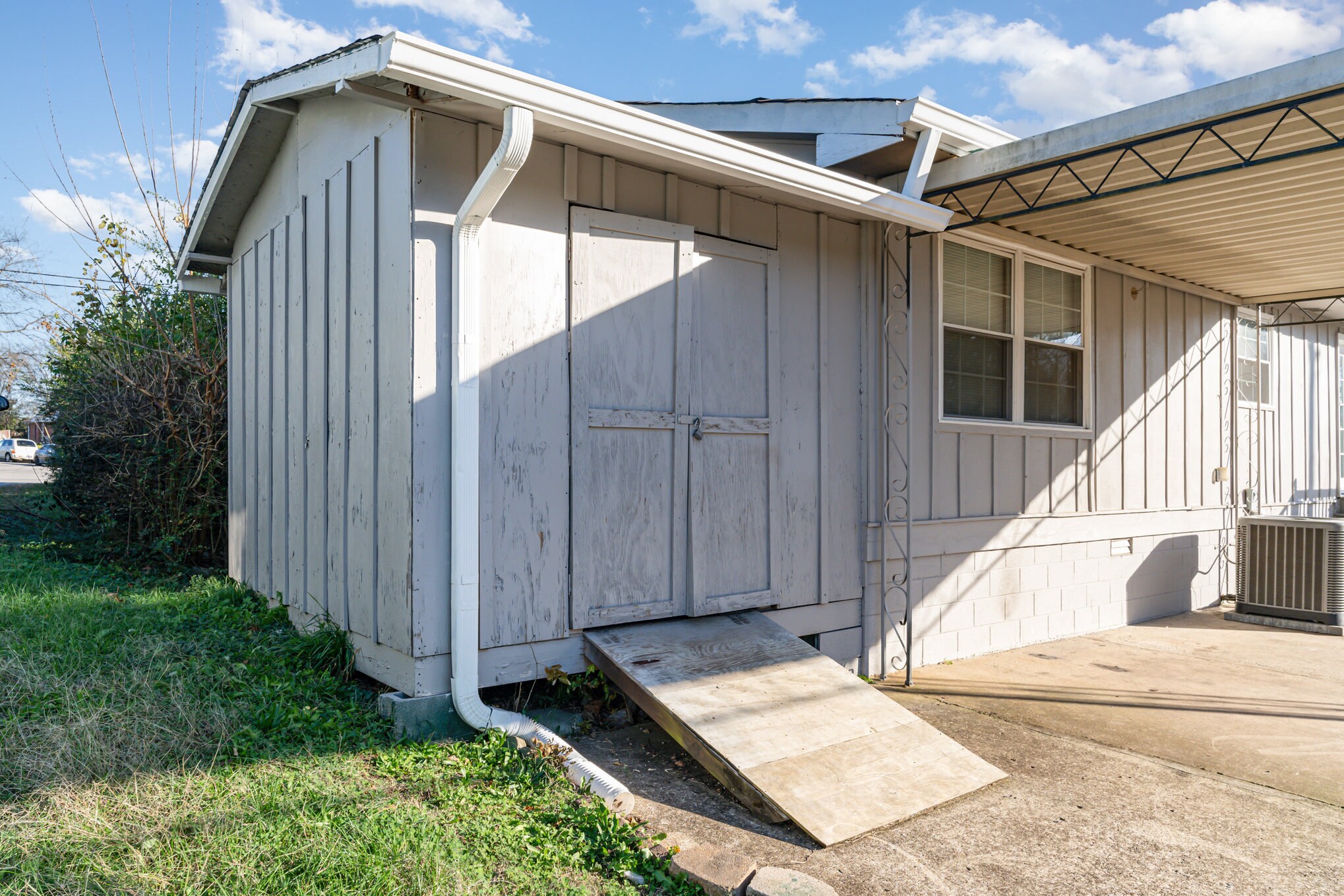 Building Photo - 3883 Crouch Dr