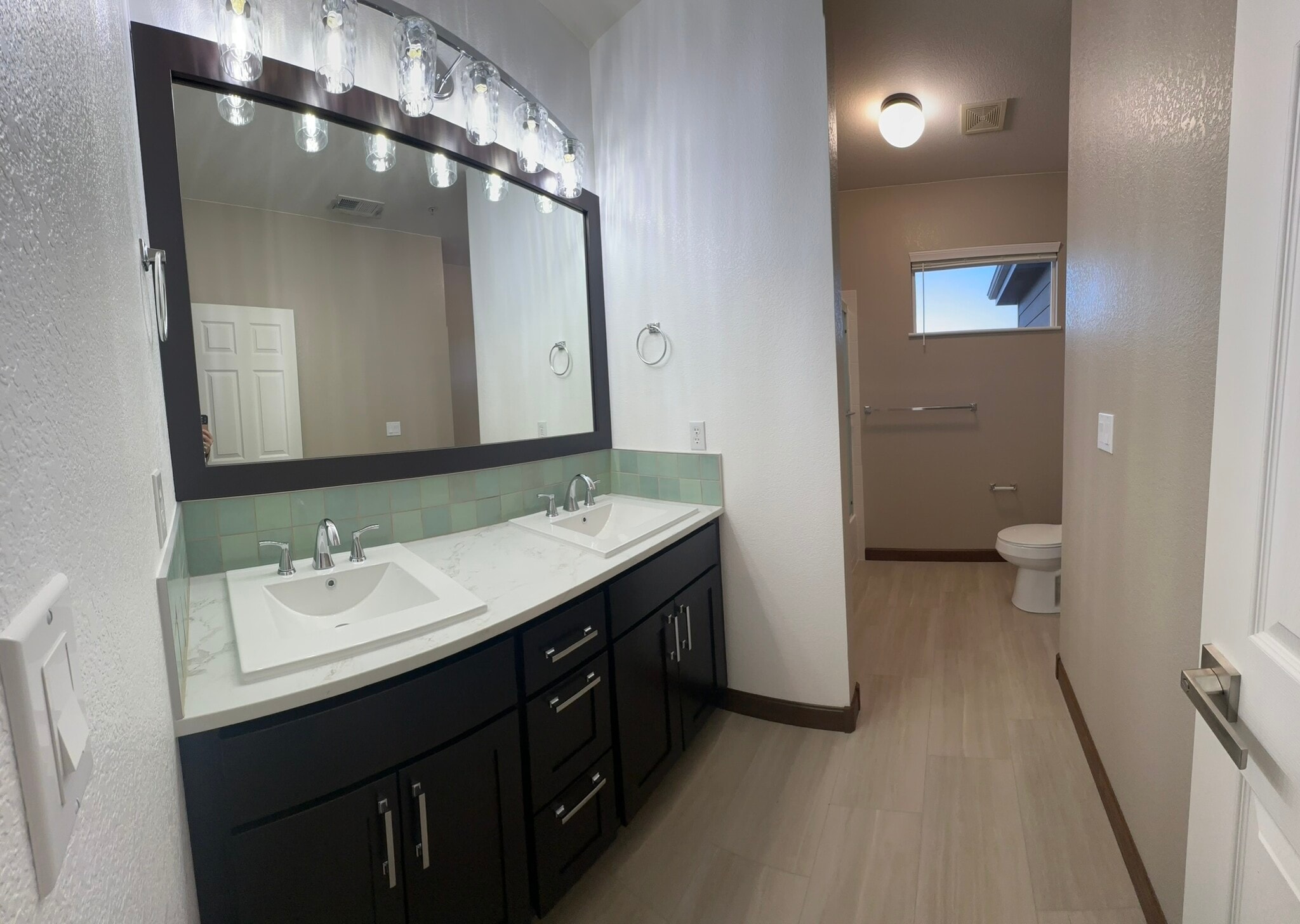 Master bath - 4245 Boardwalk Dr