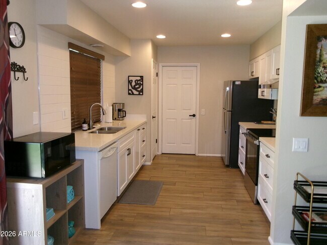 Building Photo - 11029 W CARON Dr