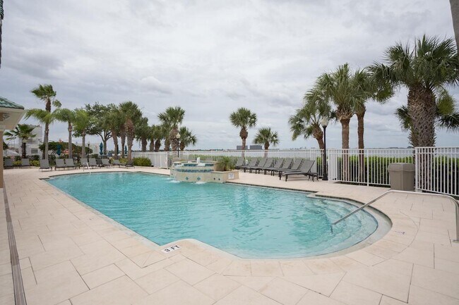 Building Photo - 5303 Bay Club Cir