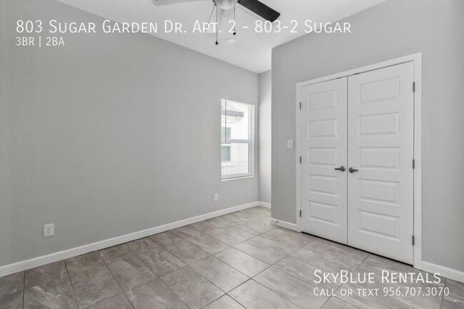 Building Photo - 803 Sugar Gdn Dr