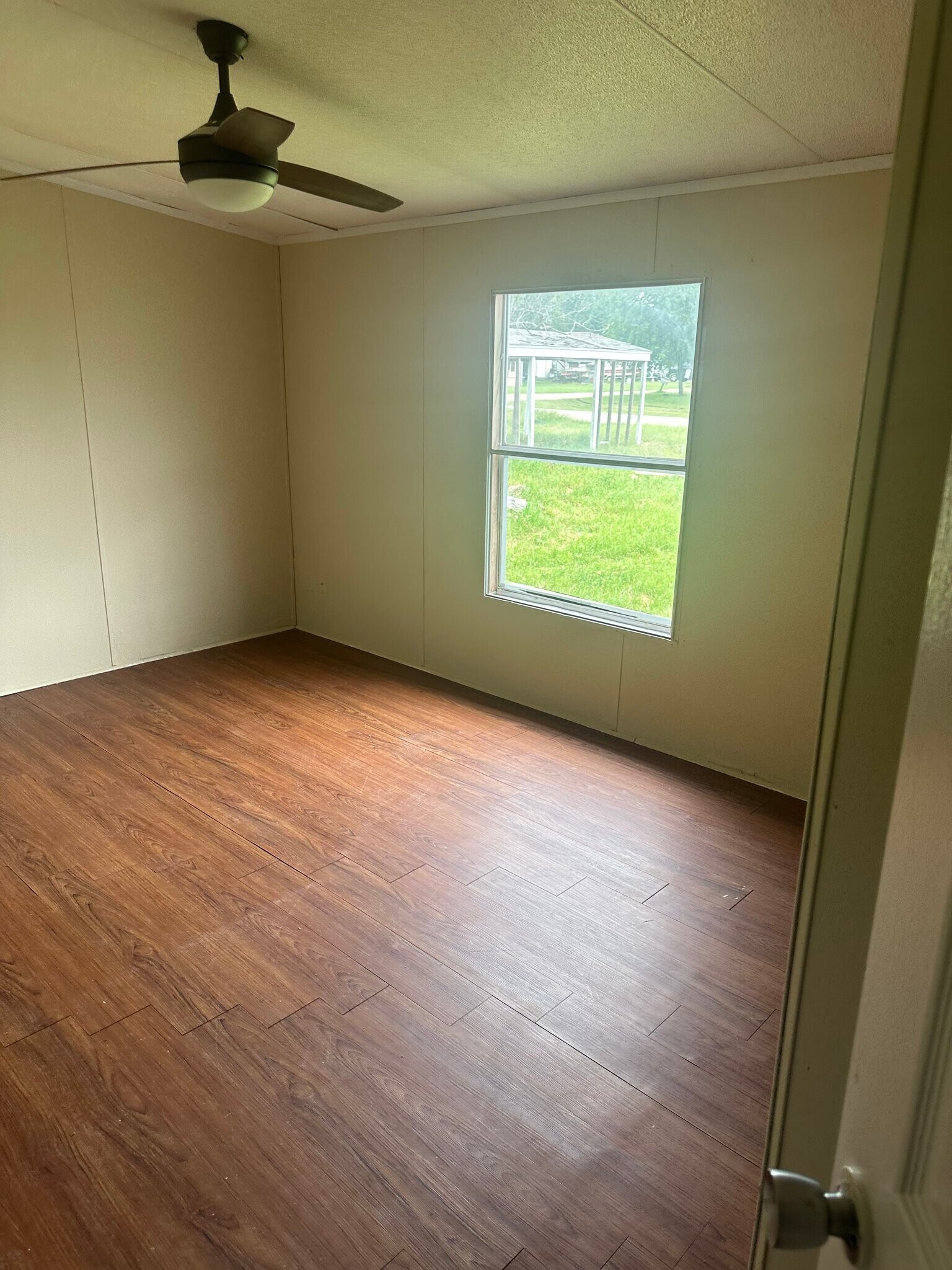 Building Photo - 45 Dandelion St
