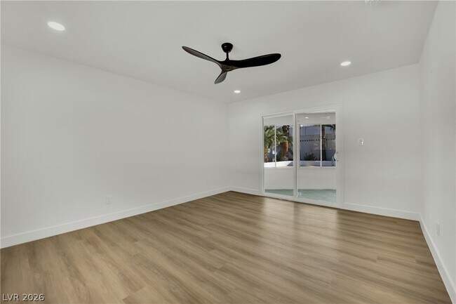 Building Photo - 2325 Sombrero Dr