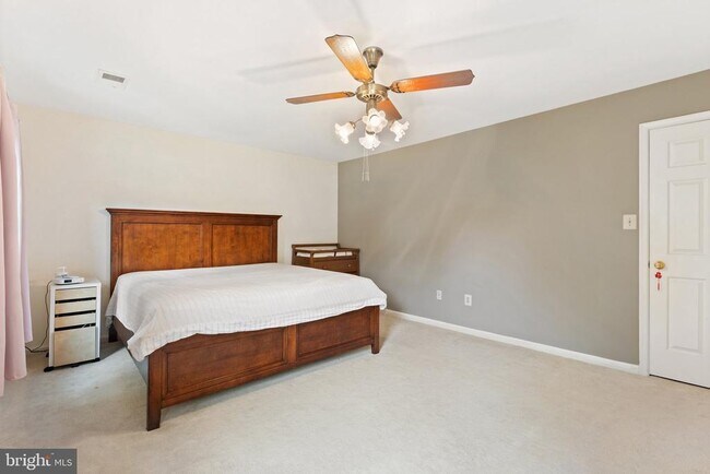 Building Photo - 8000 Sandburg Ct