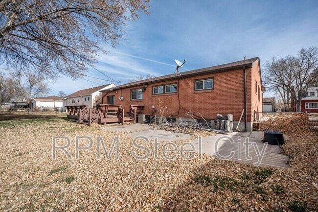 Building Photo - 1529 Alexander Cir