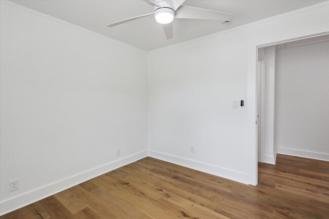 Building Photo - Newly Renovated Coastal Cottage for Lease!