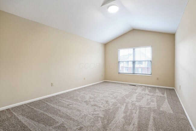 Building Photo - 5004 Stratford Pine Ln