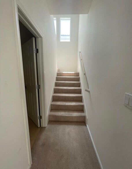 Building Photo - 672 Via Rialto