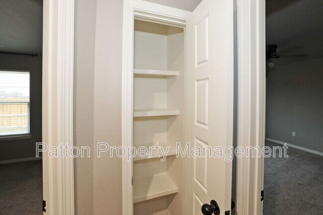 Building Photo - 14411 Periwinkle Dr